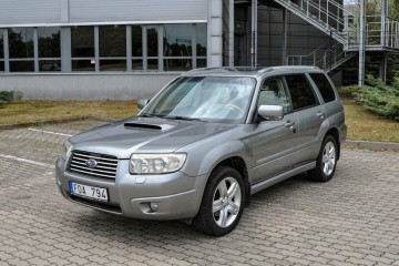 2,5T (230KM) LPG Automat Lift Skóry 4x4