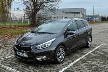 Salon PL 1 właściciel Bezwypadkowy 2014 r. VAT 23%